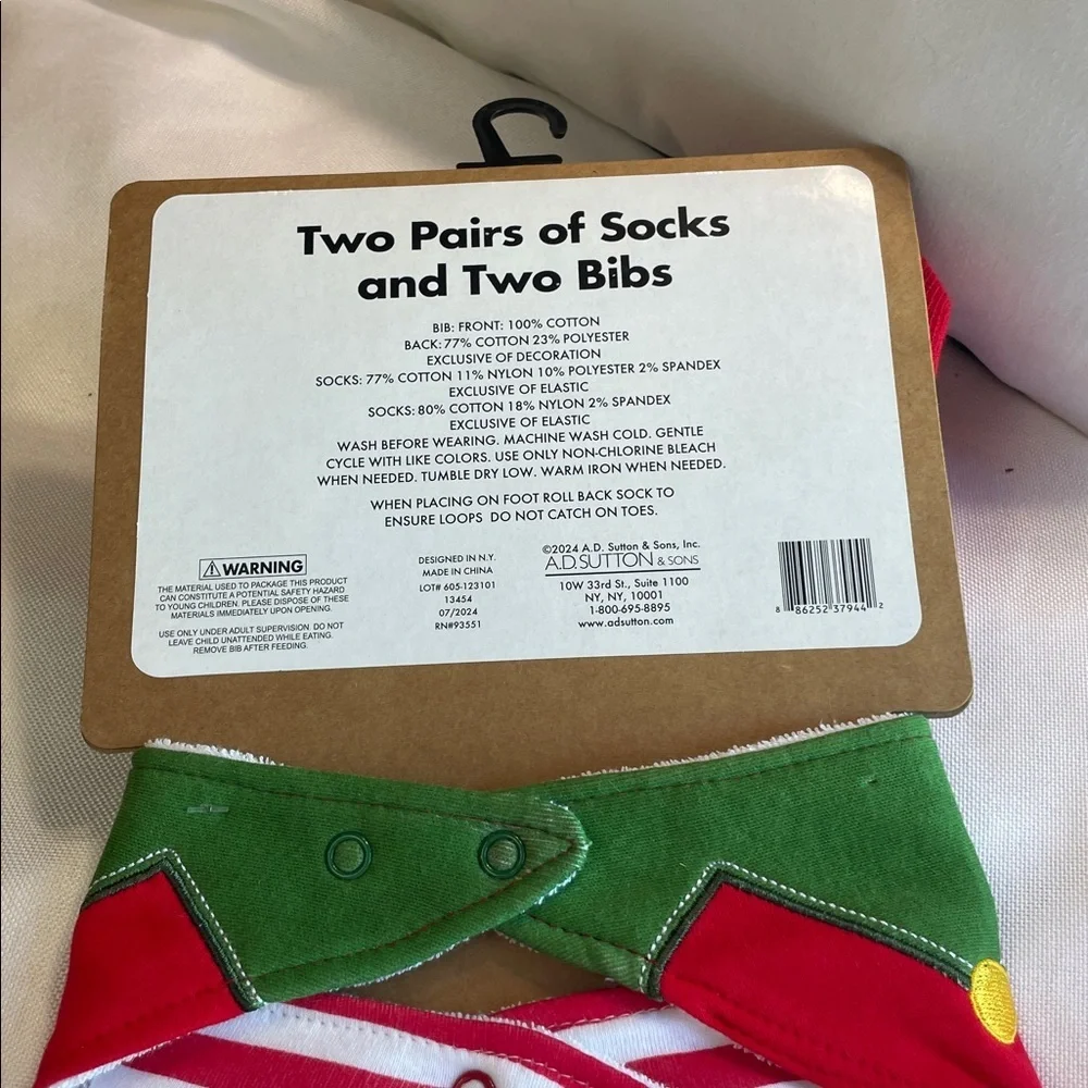 AD SUTTON Festive Red and Green Baby Set 2 pairs socks & 2 bibs